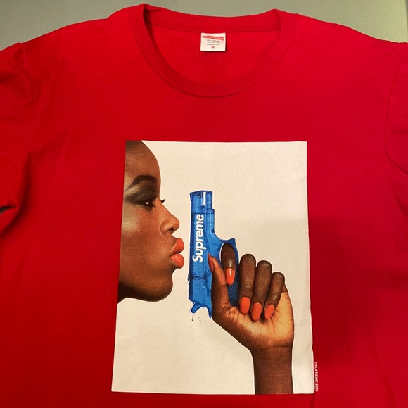 SUPREME brand new limited edition “water gun girl”red TShirtt Size M - Main Image